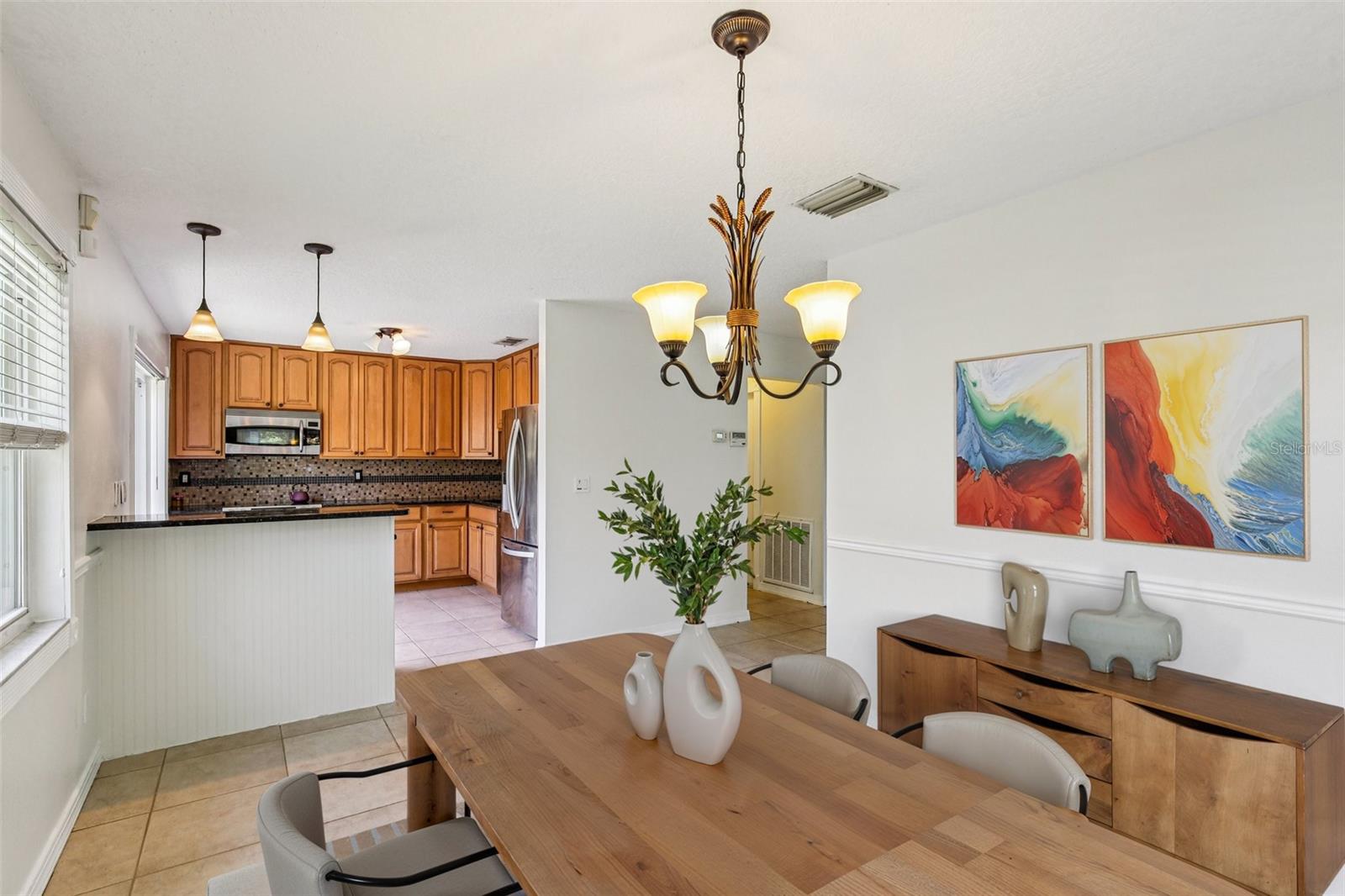 Image 3 of 28 For 808 Franklin Circle