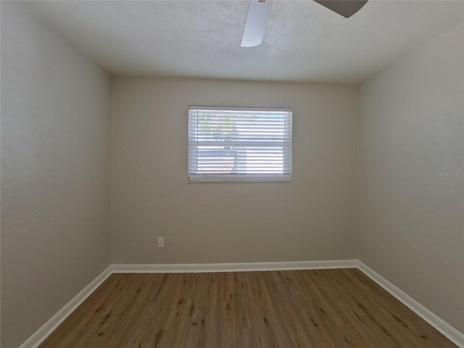 Image 12 of 16 For 7210 10th Avenue N