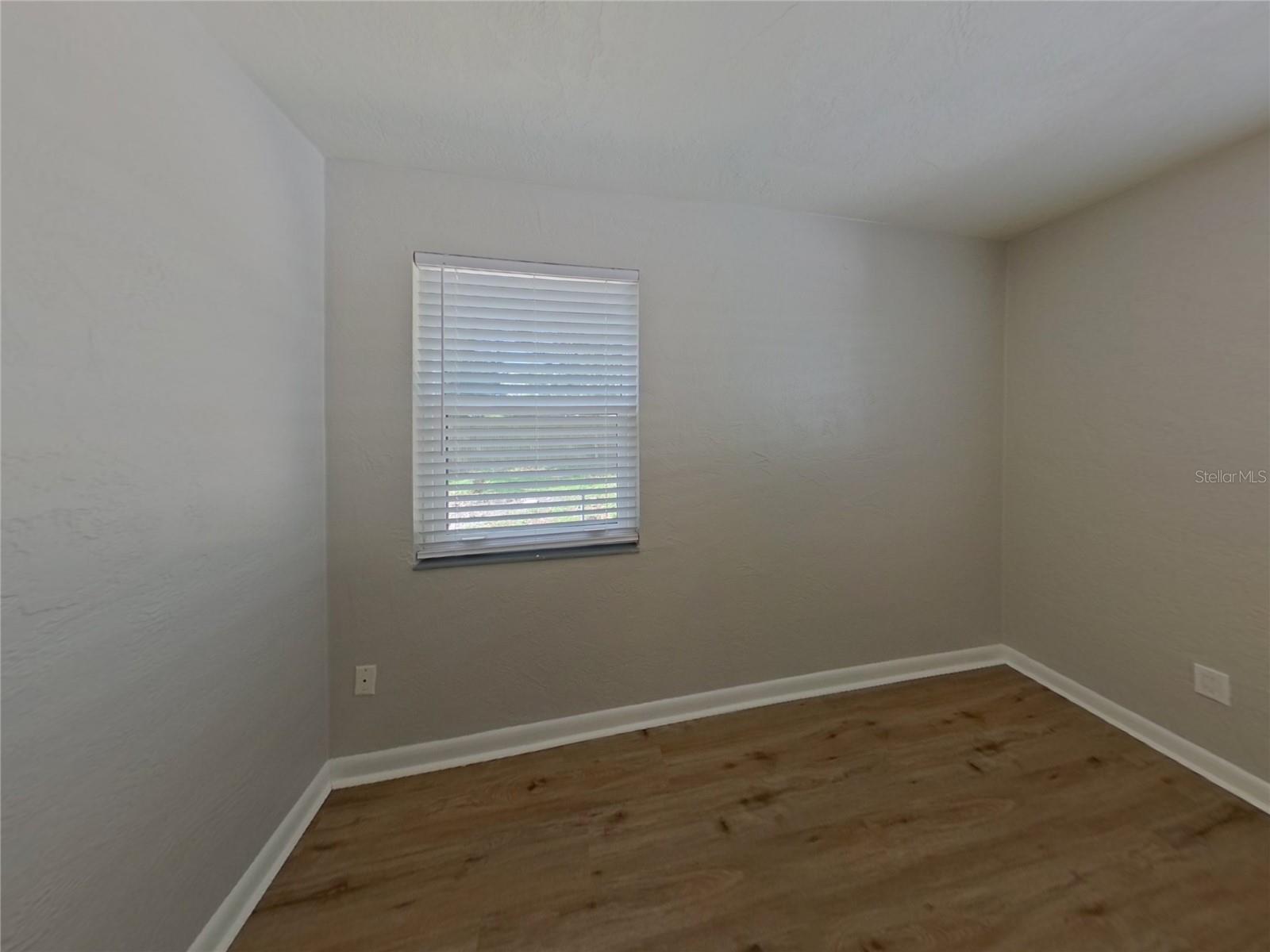 Image 13 of 16 For 7210 10th Avenue N