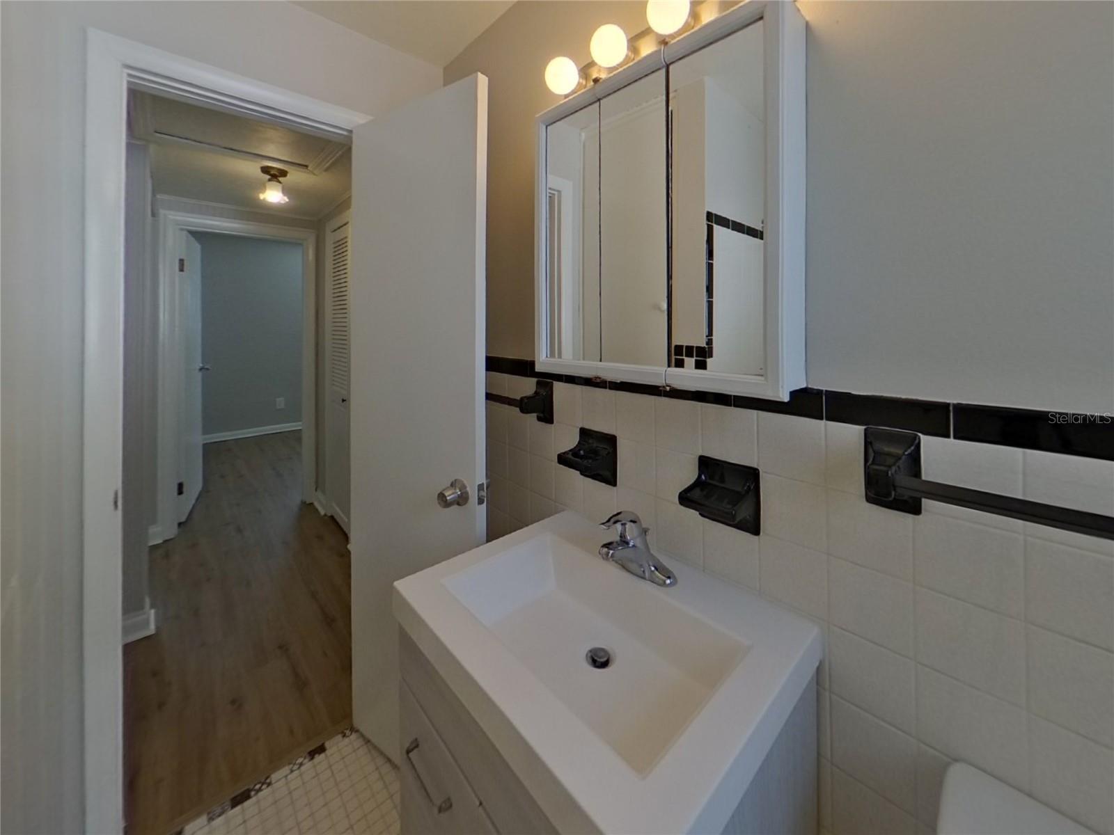 Image 14 of 16 For 7210 10th Avenue N