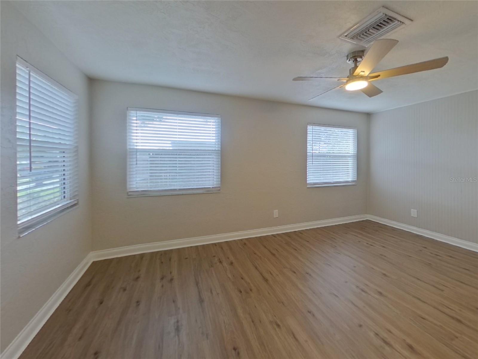 Image 4 of 16 For 7210 10th Avenue N