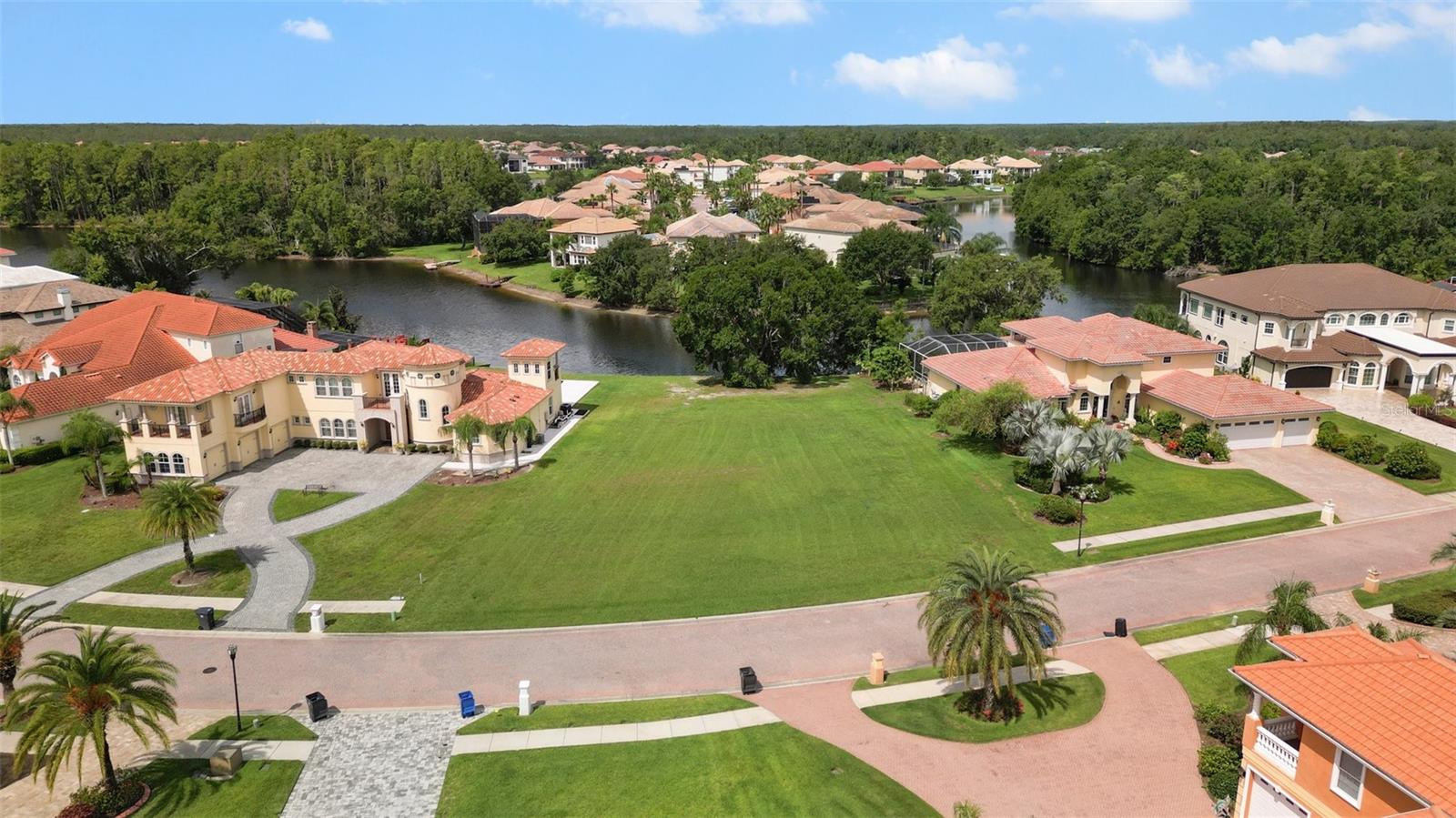 Image 11 of 31 For 17944 Cachet Isle Drive