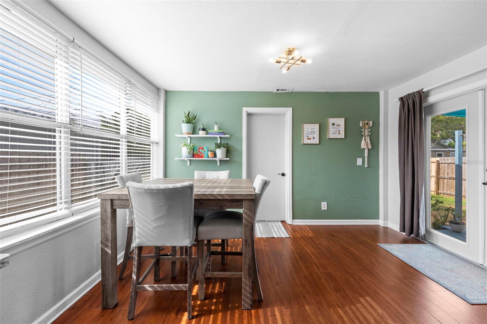 Image 17 of 34 For 434 40th Avenue N