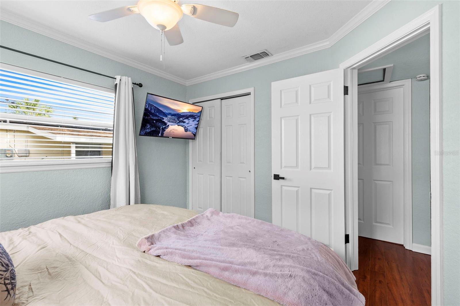 Image 22 of 34 For 434 40th Avenue N