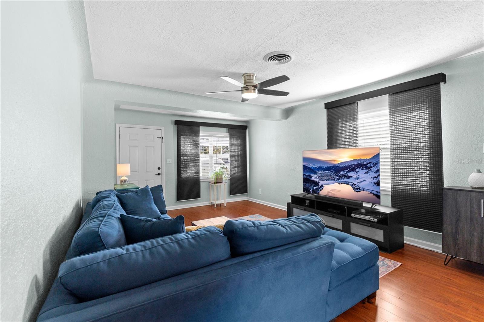 Image 7 of 34 For 434 40th Avenue N
