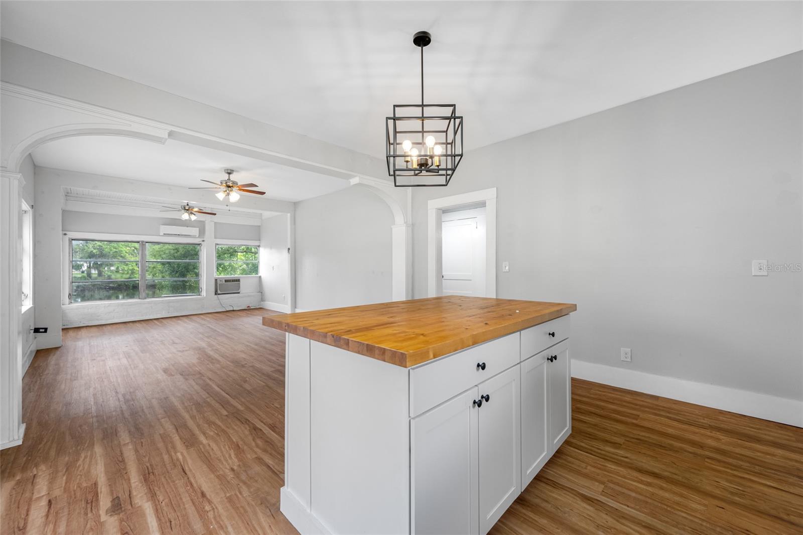 Image 10 of 31 For 714 Hollywood Street 5