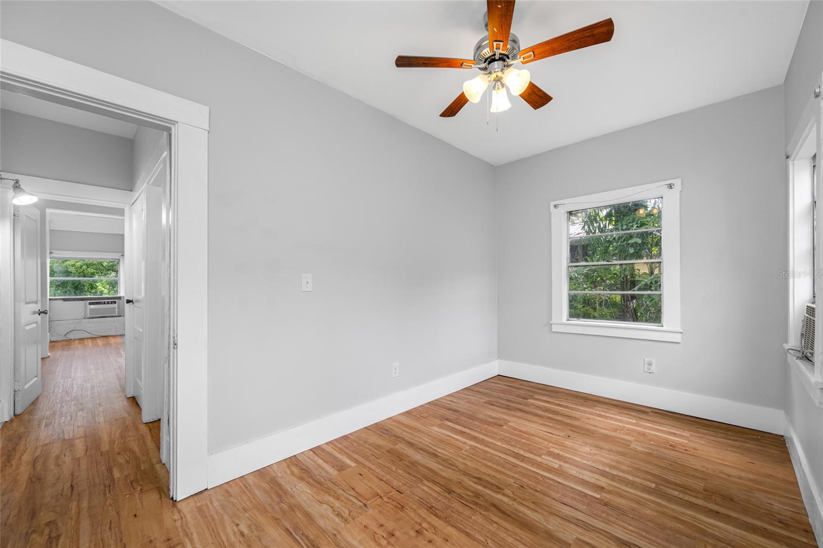 Image 17 of 31 For 714 Hollywood Street 5