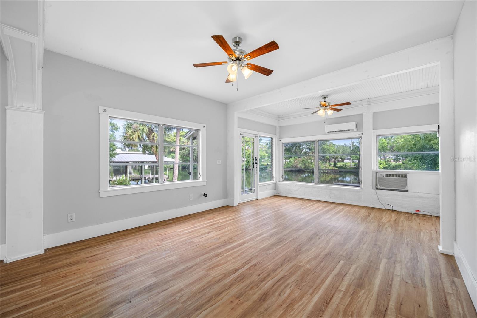 Image 6 of 31 For 714 Hollywood Street 5