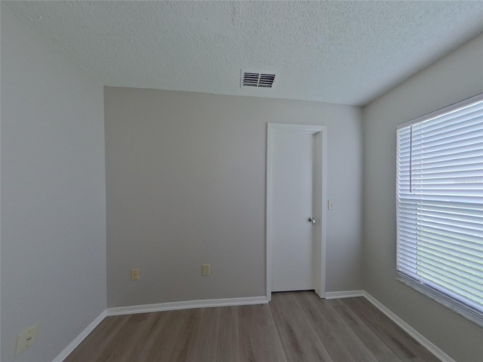 Image 11 of 15 For 2015 Branch Tree Lane