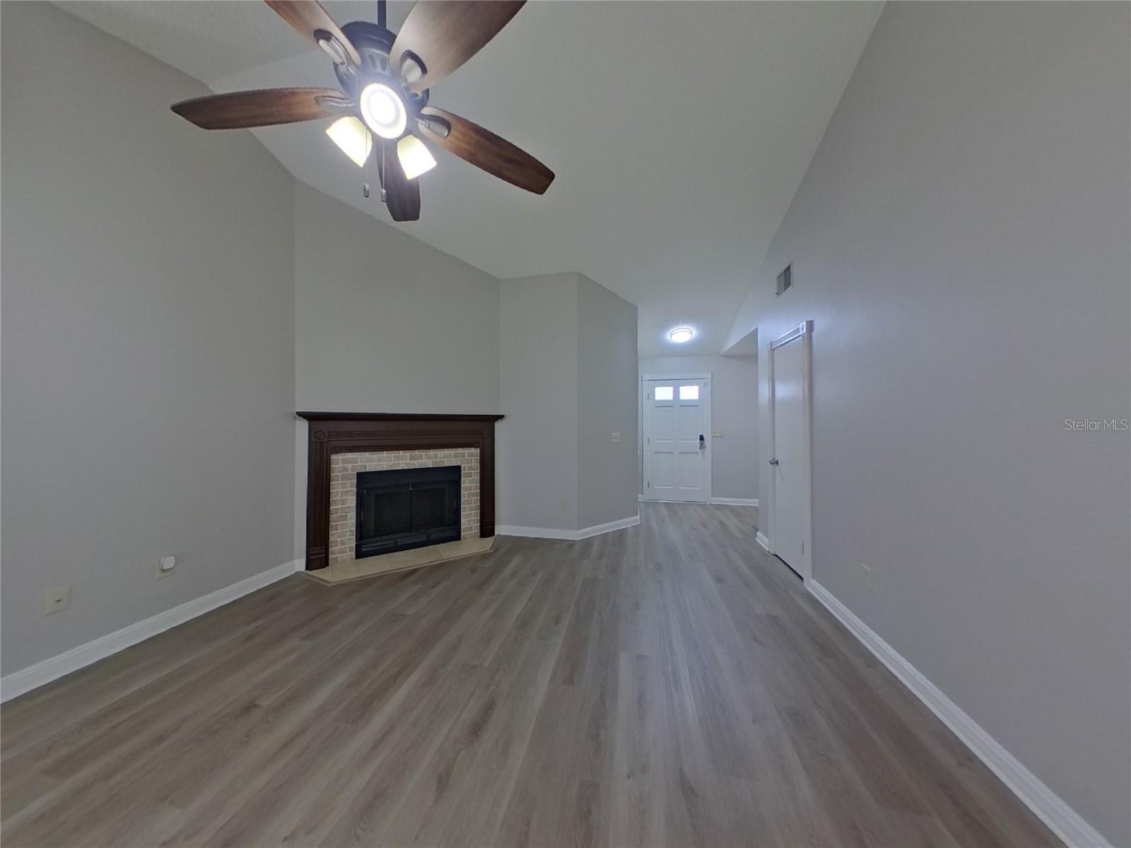 Image 2 of 15 For 2015 Branch Tree Lane
