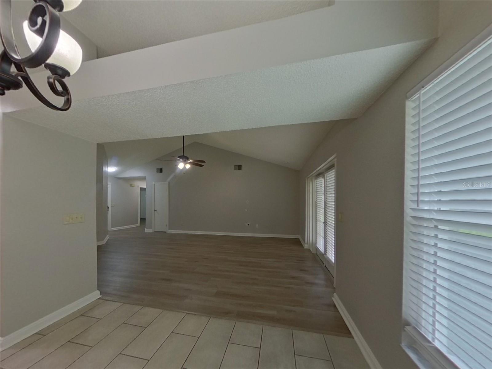 Image 3 of 15 For 2015 Branch Tree Lane