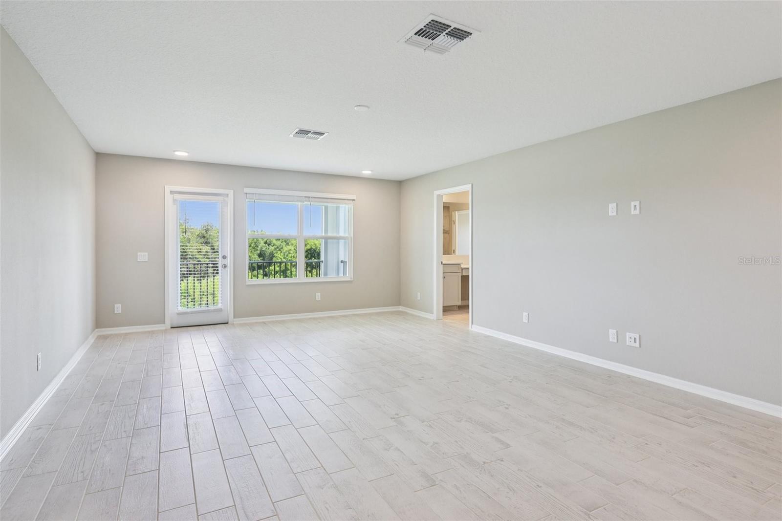 Image 22 of 48 For 38049 Copper Penny Court