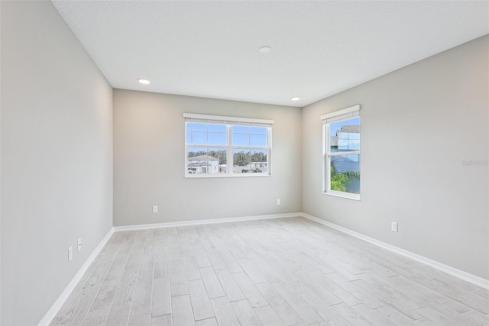 Image 32 of 48 For 38049 Copper Penny Court