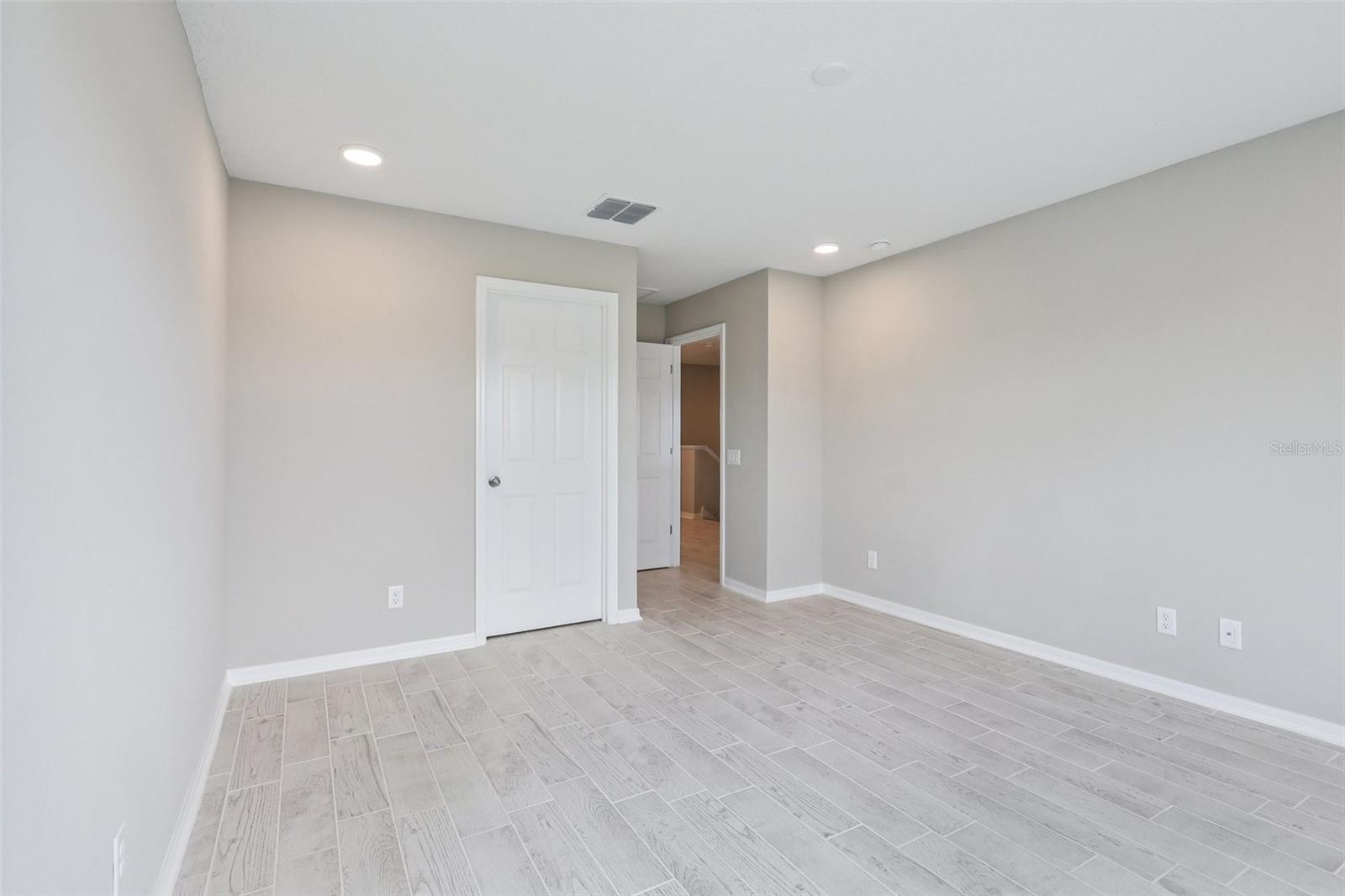 Image 33 of 48 For 38049 Copper Penny Court
