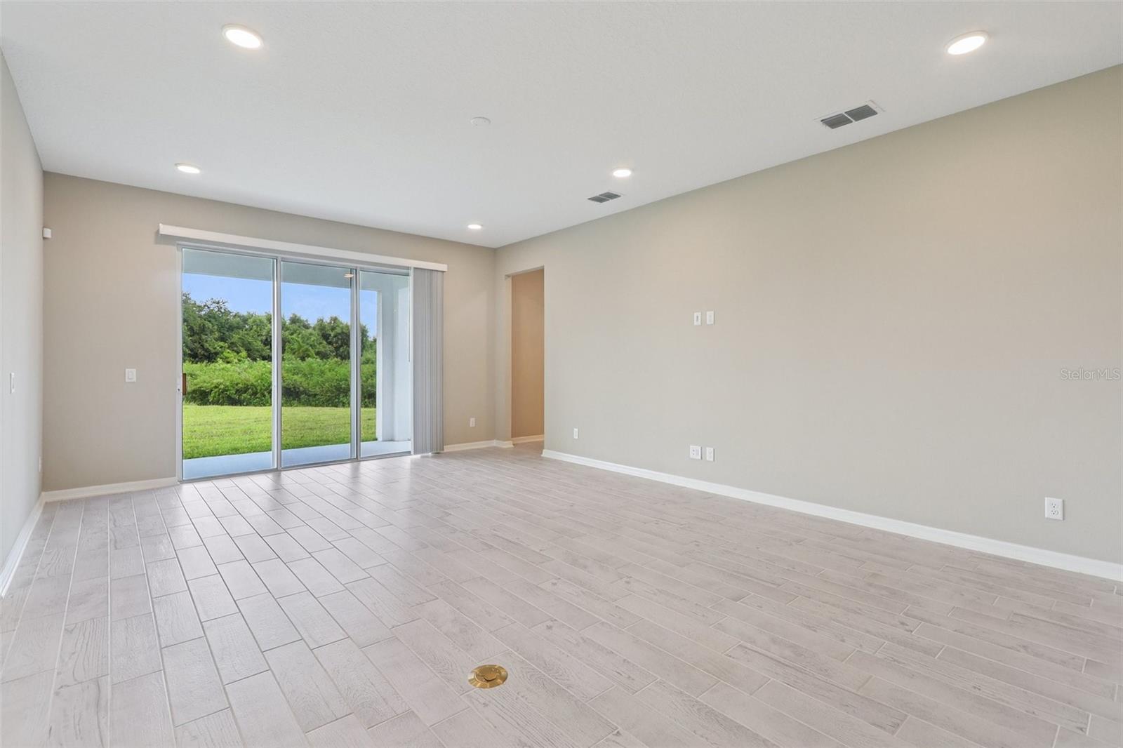 Image 4 of 48 For 38049 Copper Penny Court