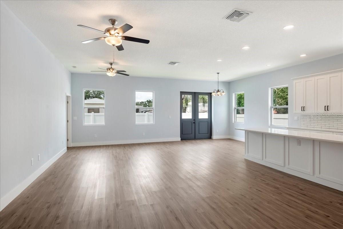 Image 10 of 27 For 6175 109th Avenue N