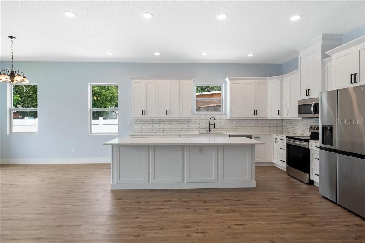 Image 11 of 27 For 6175 109th Avenue N
