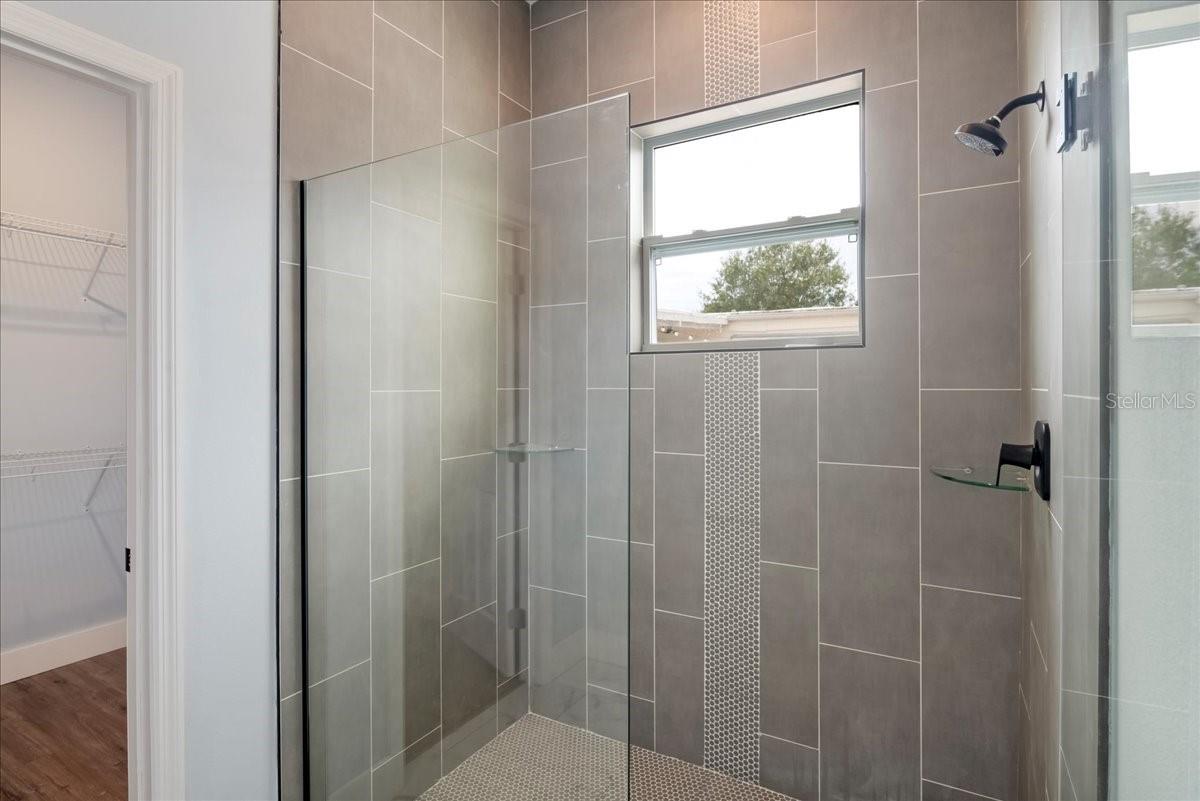 Image 17 of 27 For 6175 109th Avenue N