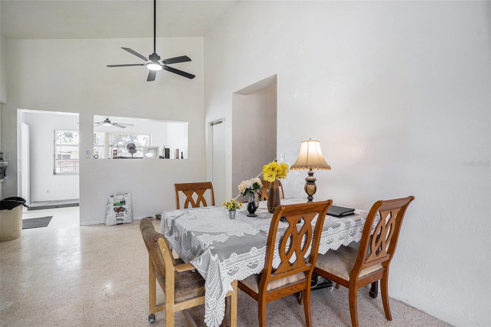 Listing photo id 5 for 11830 86th Avenue