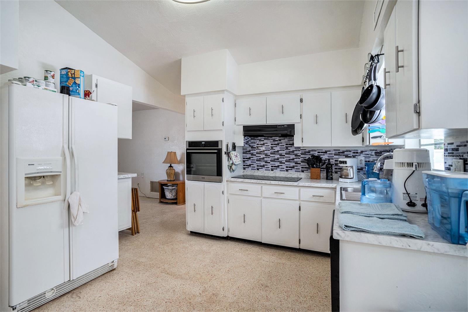Listing photo id 6 for 11830 86th Avenue