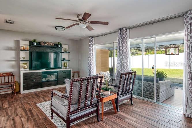 Image 16 of 32 For 14665 Crown Drive