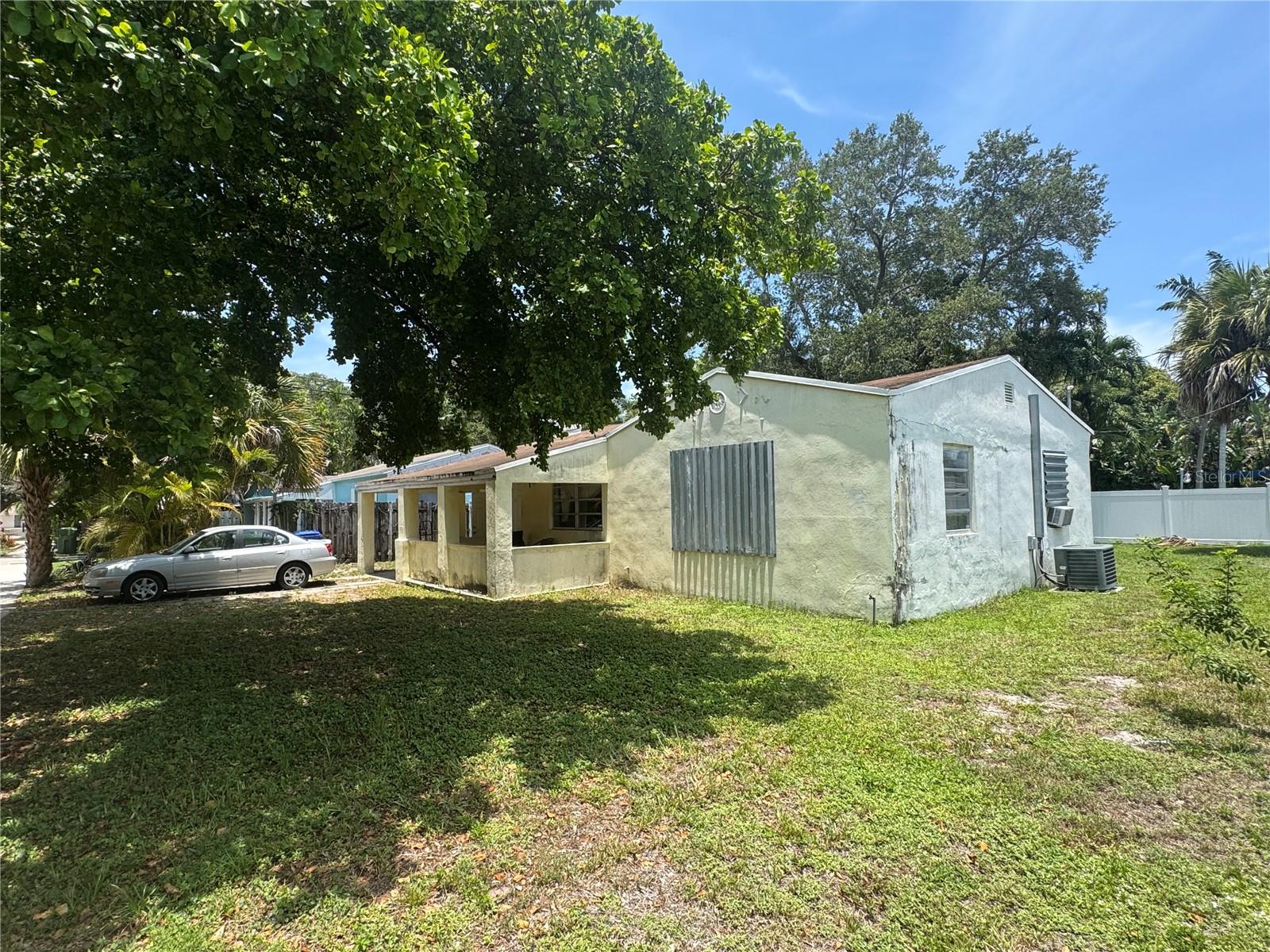 Image 2 of 20 For 1712 10th Avenue