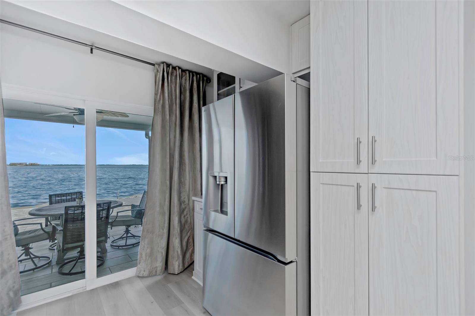 Listing photo id 15 for 2630 St Josephs Drive W