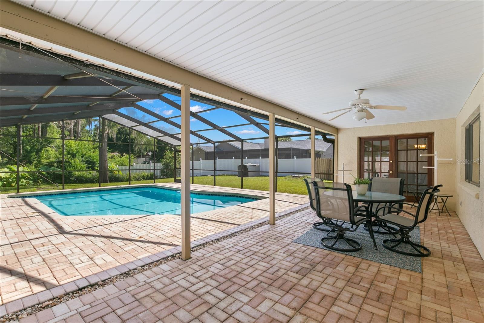 Image 27 of 35 For 2147 Colonial Boulevard W