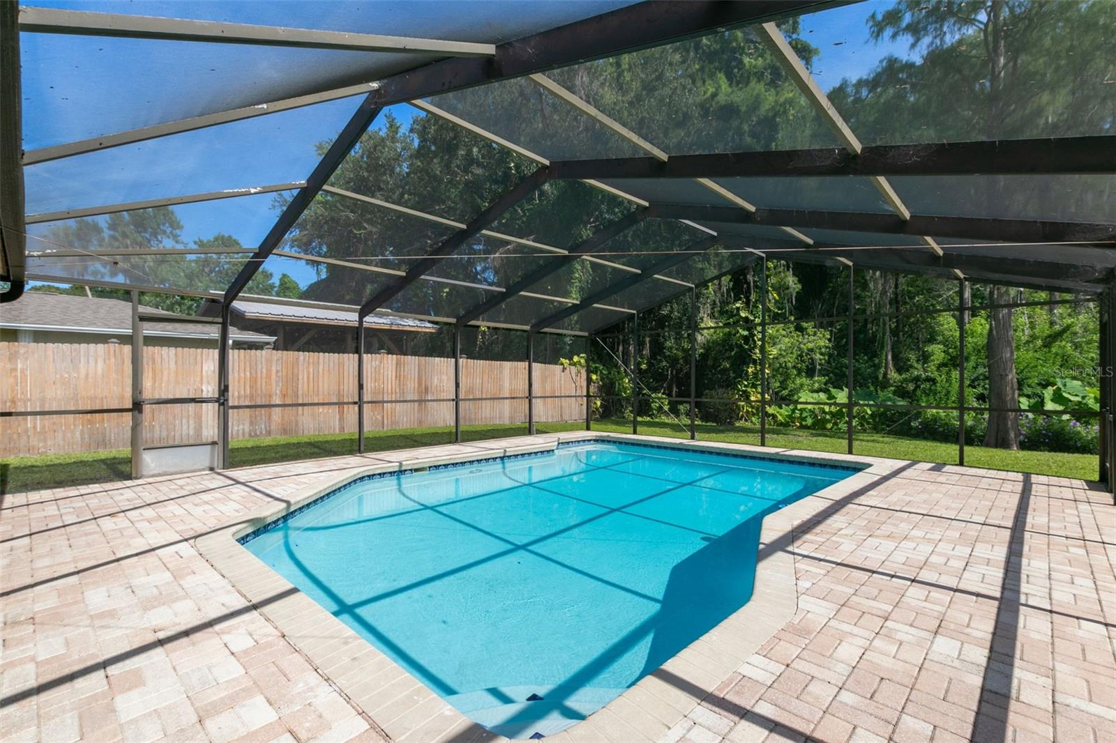 Image 29 of 35 For 2147 Colonial Boulevard W