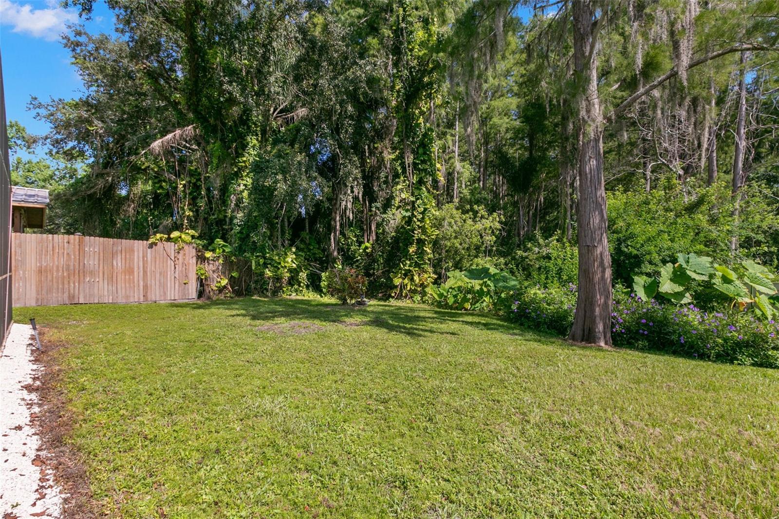 Image 32 of 35 For 2147 Colonial Boulevard W