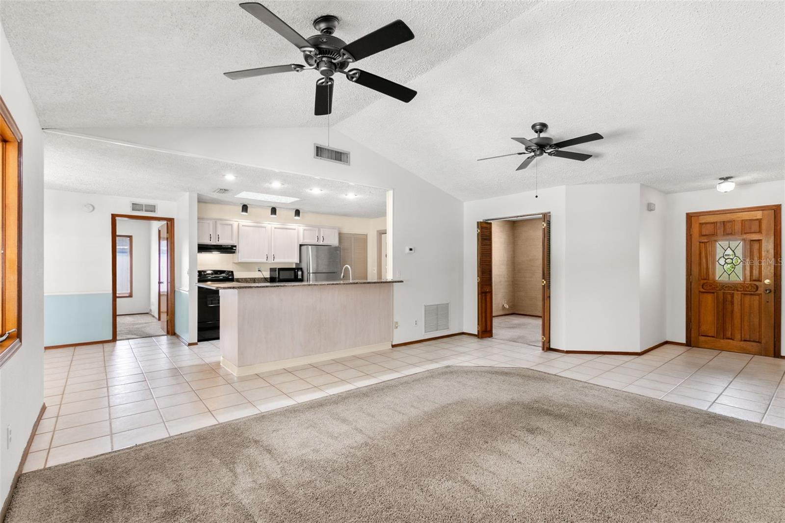 Image 5 of 35 For 2147 Colonial Boulevard W