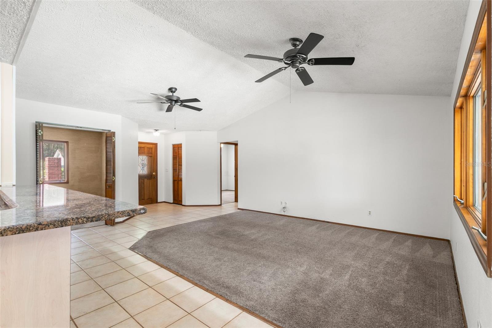 Image 8 of 35 For 2147 Colonial Boulevard W