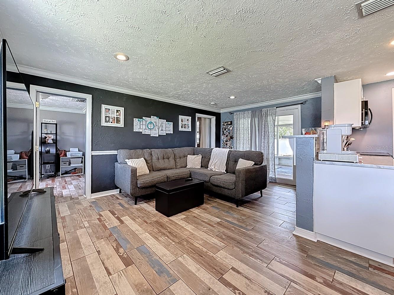 Image 10 of 84 For 2625 46th Avenue N