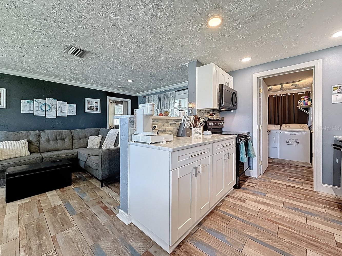 Image 16 of 84 For 2625 46th Avenue N