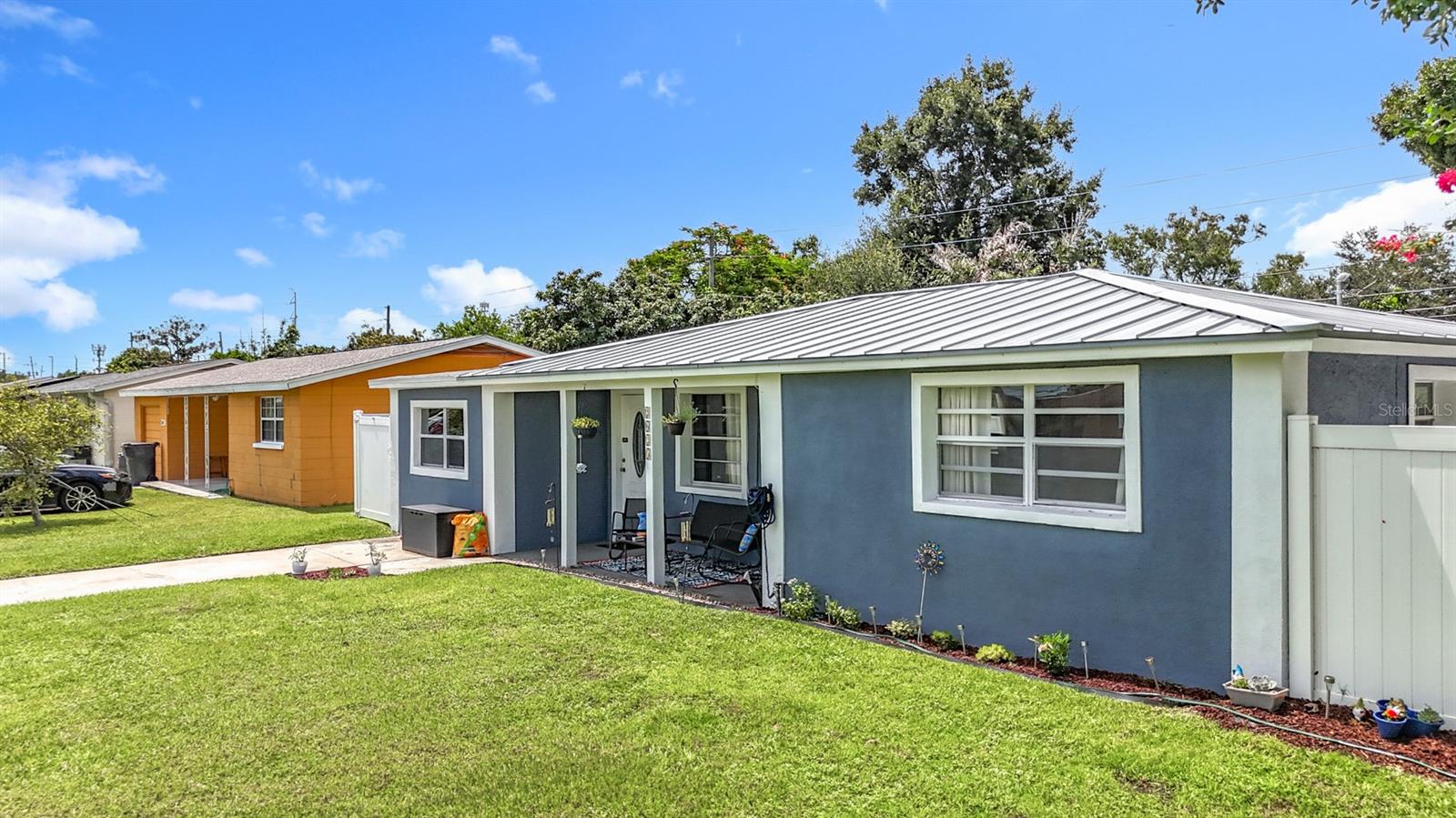 Image 2 of 84 For 2625 46th Avenue N