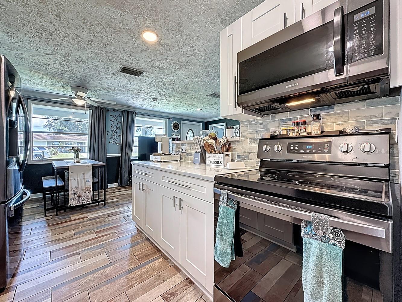 Image 21 of 84 For 2625 46th Avenue N