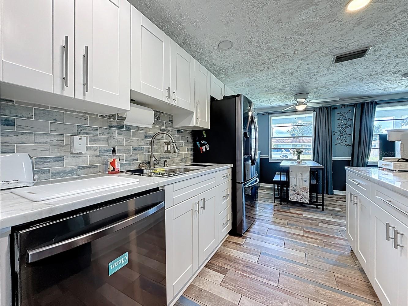 Image 22 of 84 For 2625 46th Avenue N
