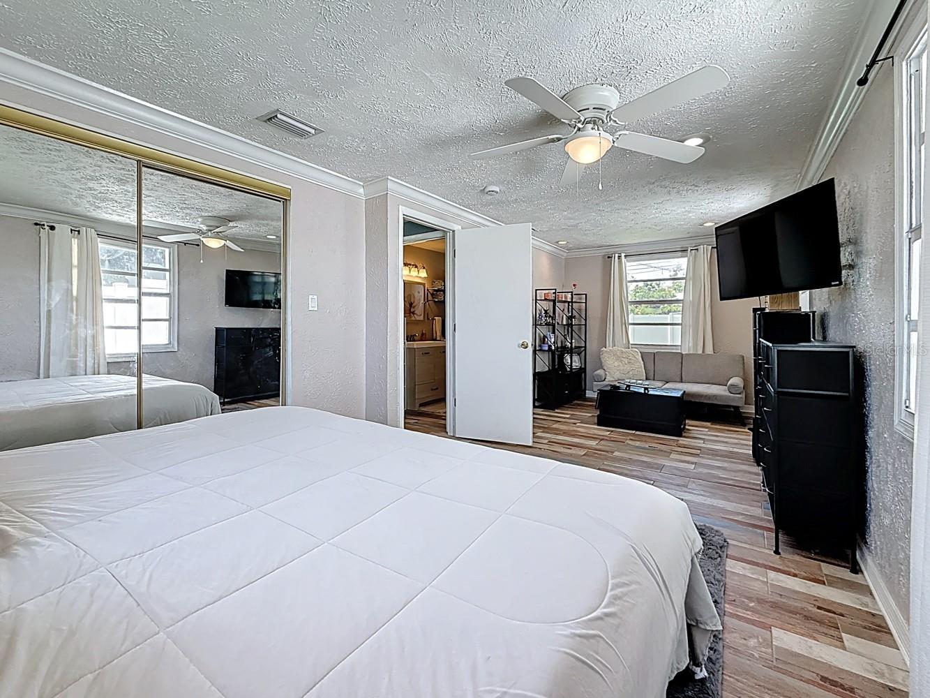 Image 33 of 84 For 2625 46th Avenue N
