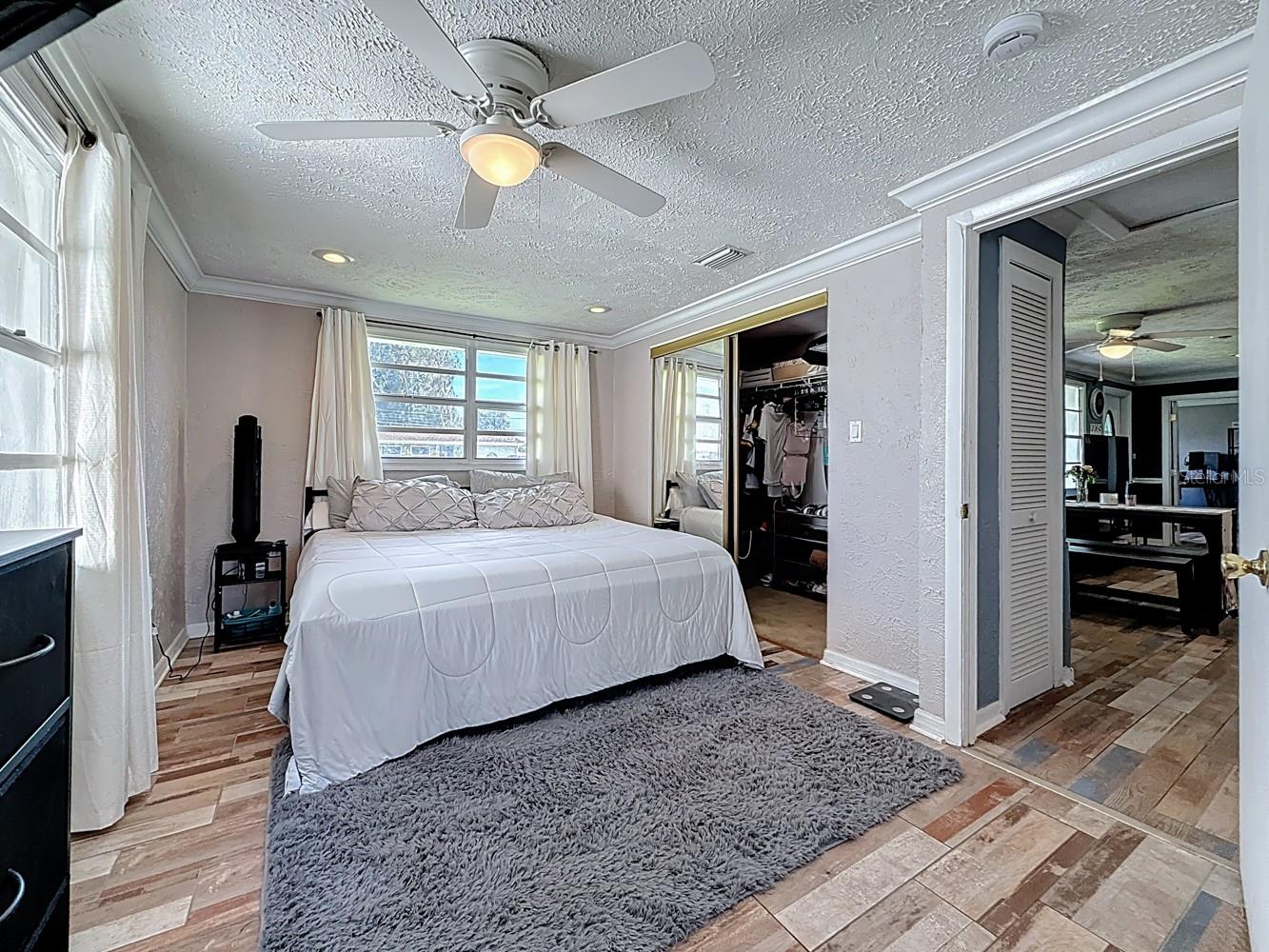 Image 34 of 84 For 2625 46th Avenue N