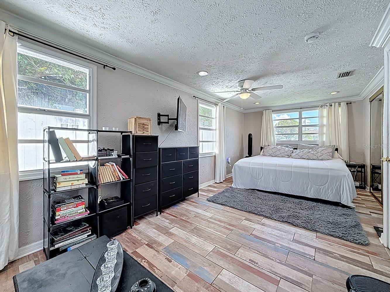 Image 37 of 84 For 2625 46th Avenue N