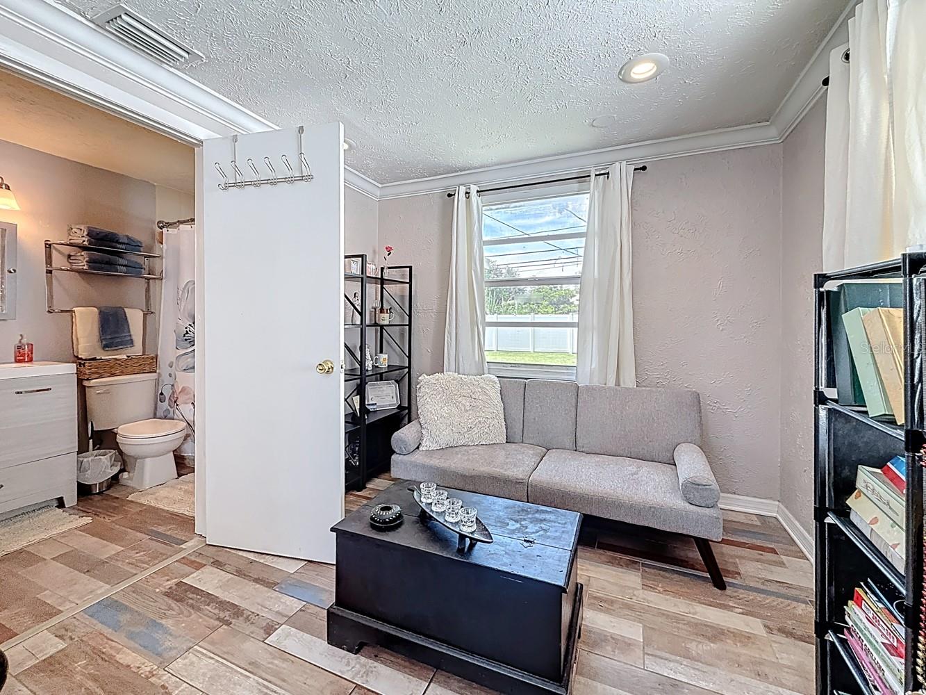 Image 38 of 84 For 2625 46th Avenue N