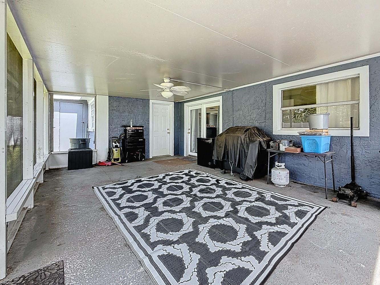 Image 49 of 84 For 2625 46th Avenue N