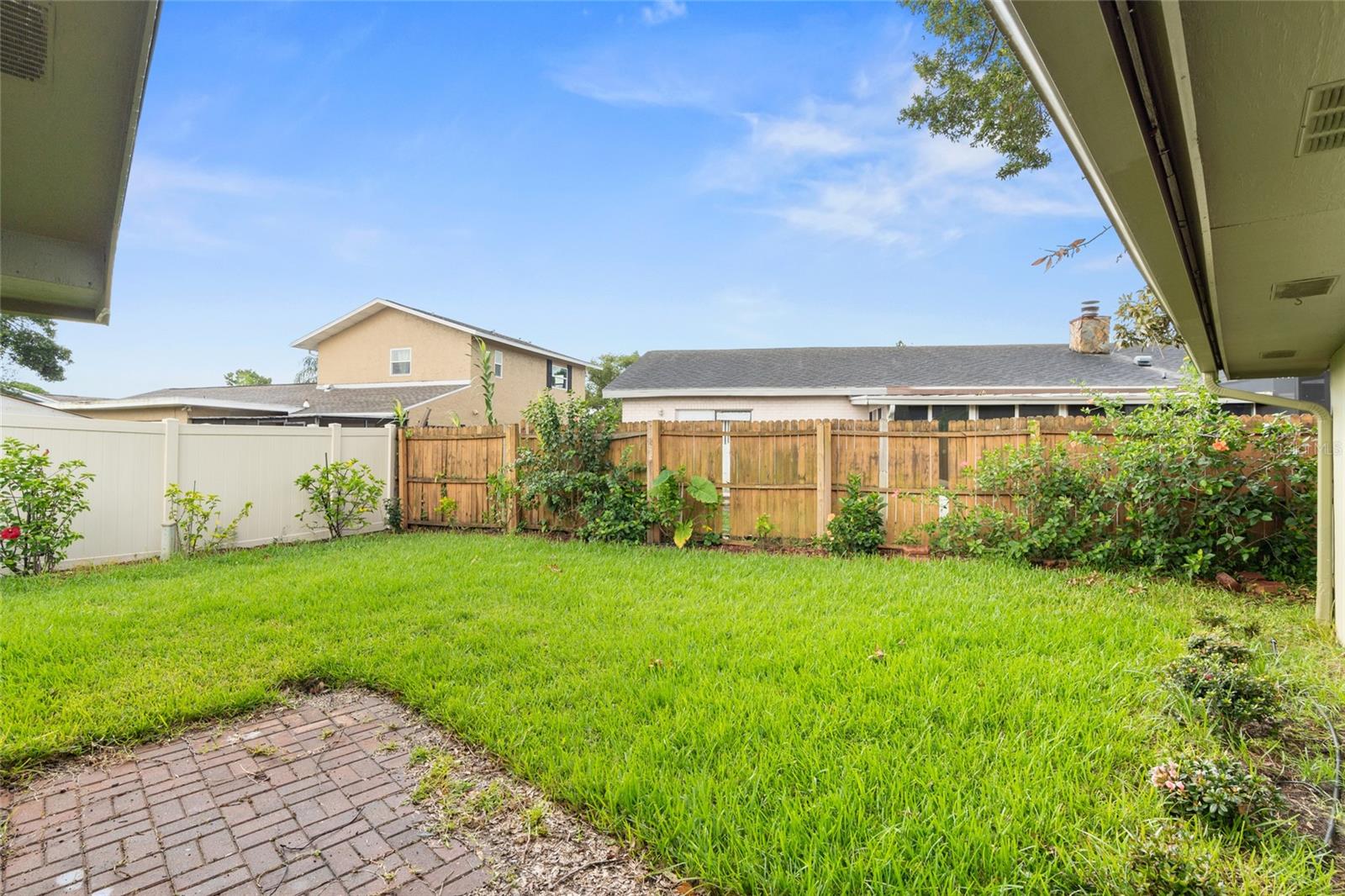 Image 14 of 24 For 1811 Hibiscus Court S