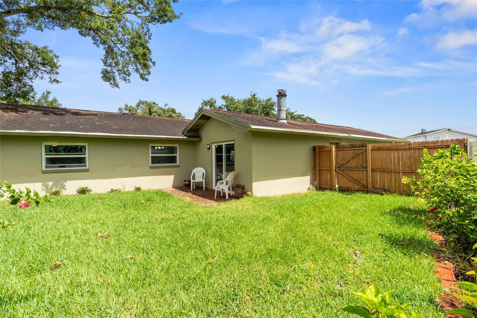 Image 15 of 24 For 1811 Hibiscus Court S