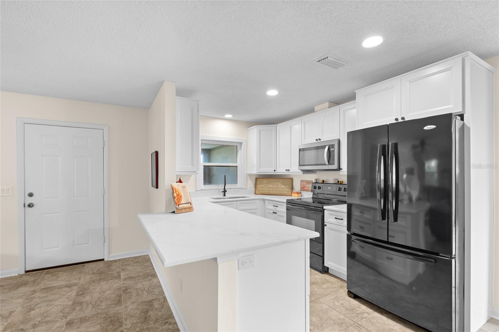 Image 4 of 24 For 1811 Hibiscus Court S