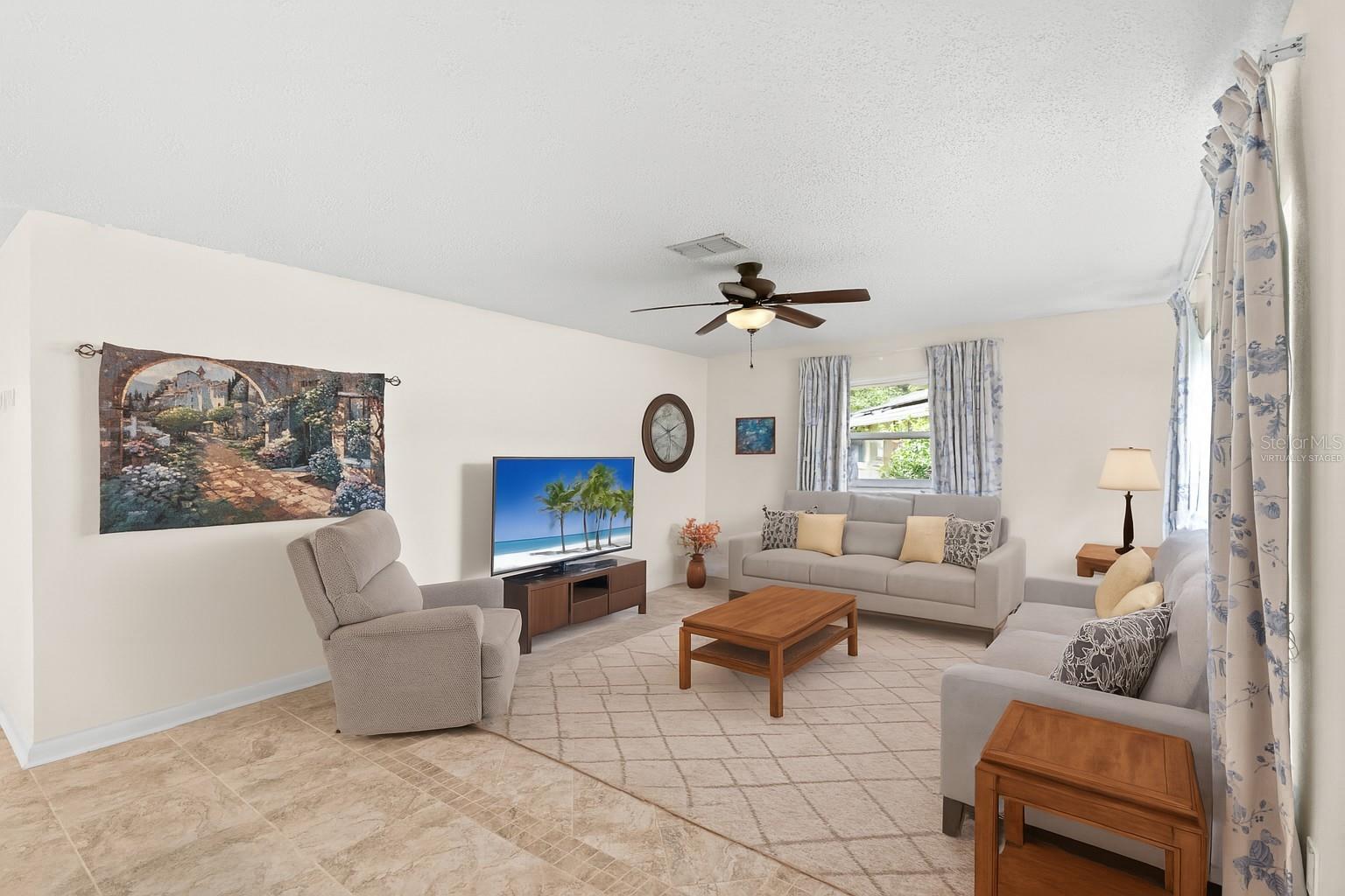 Image 6 of 24 For 1811 Hibiscus Court S