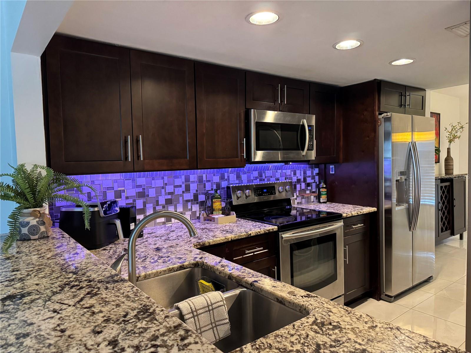 Image 11 of 40 For 783 99th Avenue N 104