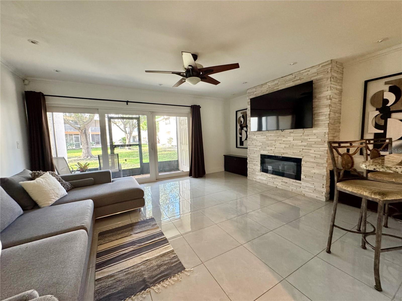 Image 4 of 40 For 783 99th Avenue N 104