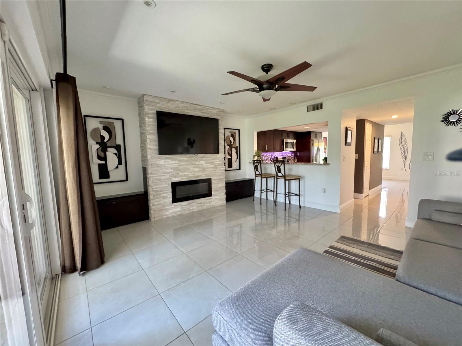 Image 6 of 40 For 783 99th Avenue N 104