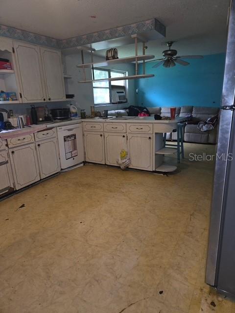 Listing photo id 4 for 3011 Wiggins Road